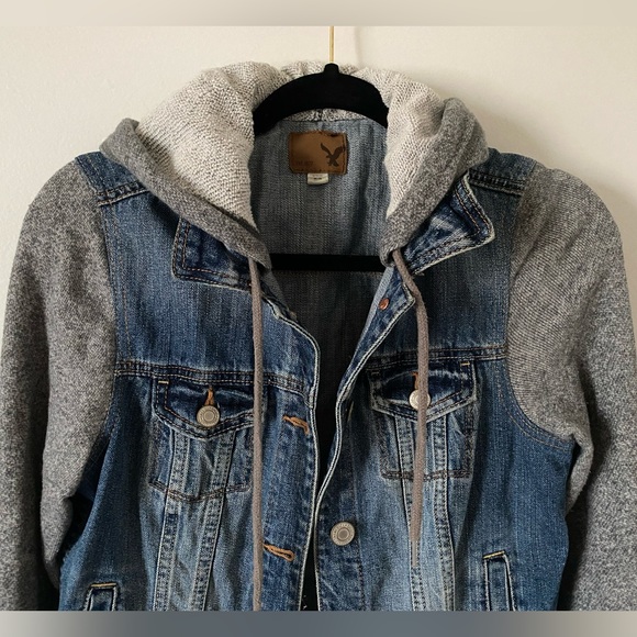 NWOT American Eagle Denim Jacket Hoodie - Picture 2 of 5